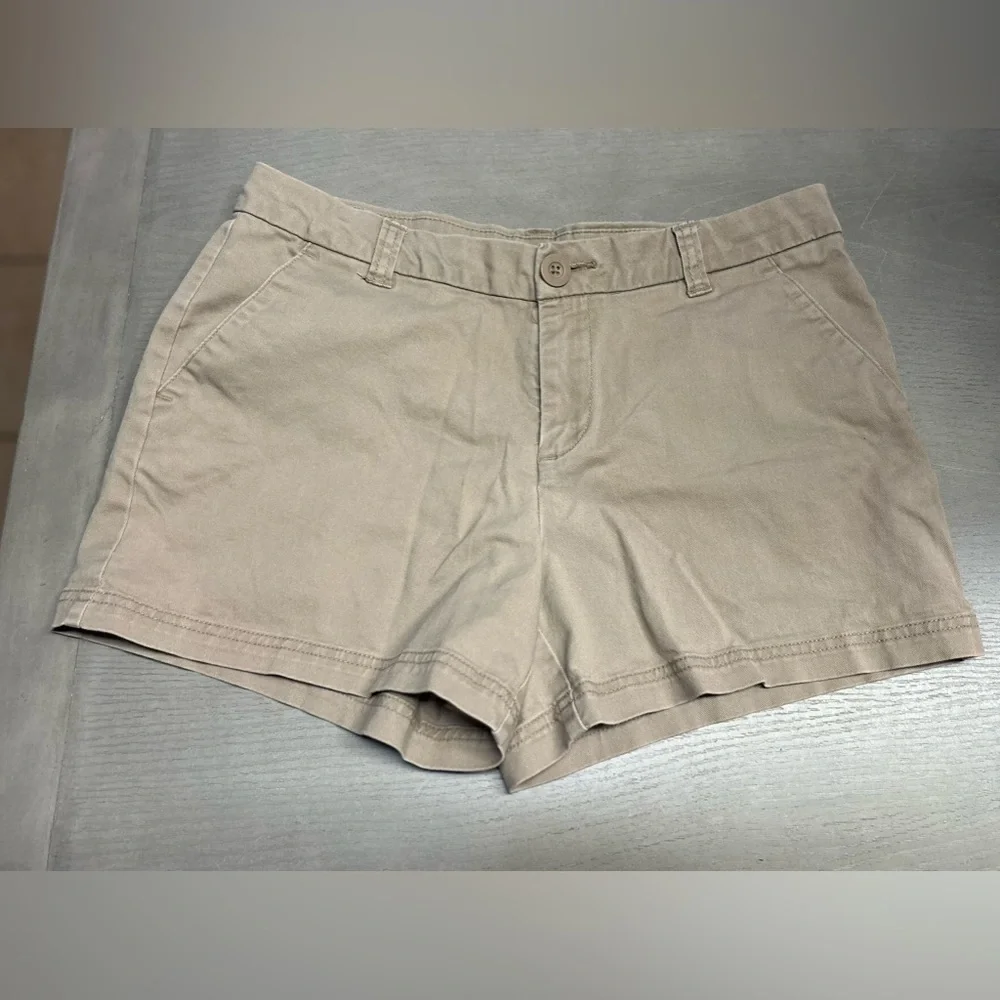 BCG Women’s Khaki Cinco Shorts With‎ Pockets Size 8